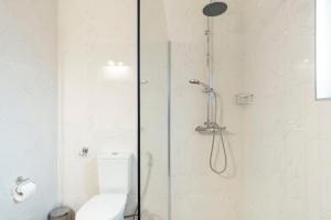 Bilik mandi di Casa Curva do Rio
