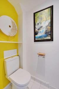 Ванна кімната в Bel Appartement - 3P Proche Champs de Mars
