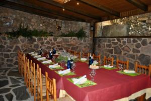 Reštaurácia alebo iné gastronomické zariadenie v ubytovaní Hotel Villa de Berzocana