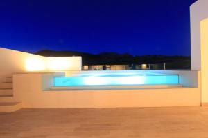 Basen w obiekcie 2288 new modern penthouse with privat pool lub w pobliżu