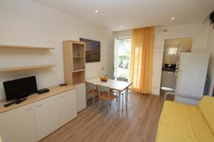 A kitchen or kitchenette at Tamerici