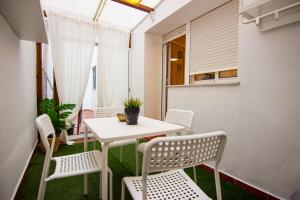 Zdjęcie z galerii obiektu RentalSevilla Paseando por el Salvador w Sewilli