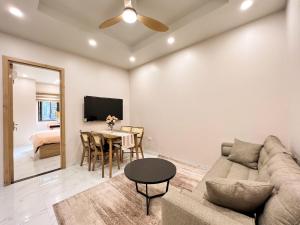 Χώρος καθιστικού στο NINE HOUSING 279 Doi Can