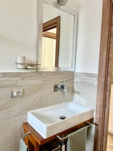 Phòng tắm tại La Casetta di Marika +20 ảnh