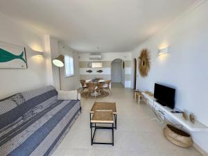 Televízia a/alebo spoločenská miestnosť v ubytovaní Apartamento Jardines PG014 - Salco la Cumbre