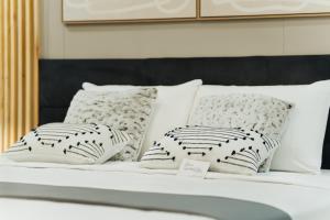 Letto o letti in una camera di Kashco Apartments Wuse 2 Abuja