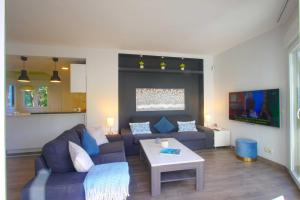Posedenie v ubytovaní 2036 modern golden beach duplex penthouse