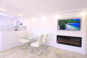 Fotografie z fotogalerie ubytování 1094 modern duplex penthouse on the beach v destinaci Marbella