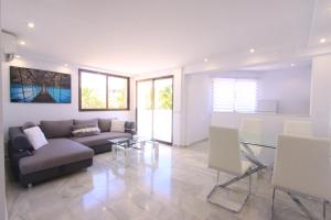 Fotografie z fotogalerie ubytování 1094 modern duplex penthouse on the beach v destinaci Marbella