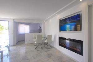 Fotografie z fotogalerie ubytování 1094 modern duplex penthouse on the beach v destinaci Marbella