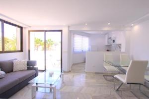 Fotografie z fotogalerie ubytování 1094 modern duplex penthouse on the beach v destinaci Marbella