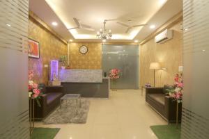 Fotografie z fotogalerie ubytování Hotel Lemon Suites & Banquet Noida Sector 62 v destinaci Noida