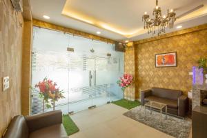 Posezení v ubytování Hotel Lemon Suites & Banquet Noida Sector 62