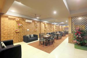 Posezení v ubytování Hotel Lemon Suites & Banquet Noida Sector 62