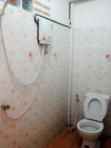 Kylpyhuone majoituspaikassa Samed Thanee