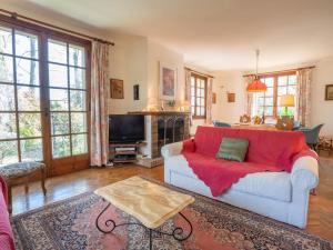 Μια τηλεόραση ή/και κέντρο ψυχαγωγίας στο Villa Passival by Interhome