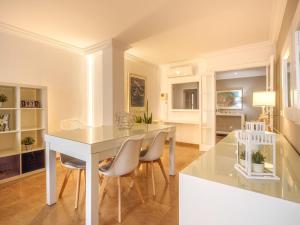 Kuchyňa alebo kuchynka v ubytovaní Apartment Maritimo by Interhome