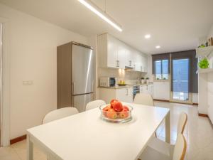 Kuchyňa alebo kuchynka v ubytovaní Apartment Maritimo by Interhome