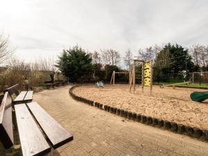 Herní místnost nebo prostor pro děti v ubytování Holiday Home Duinenhuis 274 by Interhome