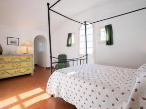 Łóżko lub łóżka w pokoju w obiekcie Holiday Home La Proue by Interhome