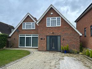 Gallery image of A luxury double bedroom with ensuite in High Wycombe in Buckinghamshire