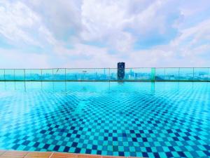 Bazén v ubytování Eko Cheras Mall Duplex 双阳台 Kuala Lumpur MRT & 精品Loft nebo v jeho okolí