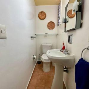 Ένα μπάνιο στο Casa acogedora y relajante en Cuernavaca