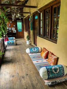 Area soggiorno di Aarya homes