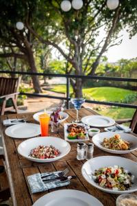 Jídlo v rezortu nebo okolí + 52 fotografií