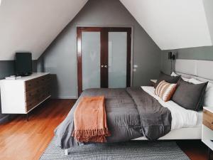 Gallery image of Modern Retreat near Traverse City in Cedar