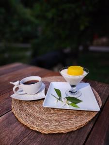 Příslušenství pro přípravu čaje a kávy v ubytování Portalimo Lodge Hotel - Adult Only +12