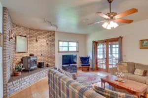 Gallery image of Beautiful Toledo Bend Retreat with Private Dock in Many