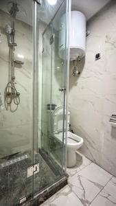 Bilik mandi di Appartement BMK N-1