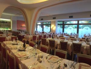 En restaurang eller annat matställe på Hotel Biondi