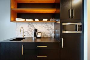 صورة لـ Kingfisher Pacific Resort & Spa في كورتيناي