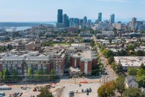 Nespecifikovaný výhled na destinaci Seattle nebo výhled na město při pohledu z apartmánu