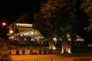 Ogród w obiekcie Hotel & Restaurant Pod Kaštany