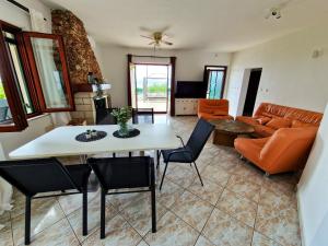 Posezení v ubytování Holiday Home Omindula