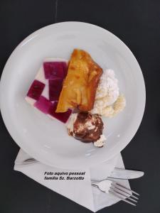Makanan di atau berdekatan apartmen