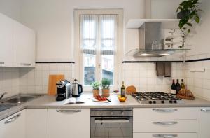 Køkken eller tekøkken på Como1937 + 22 billeder