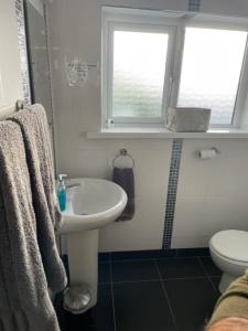 Ванна кімната в Padua Guest Accommodation Rosslare