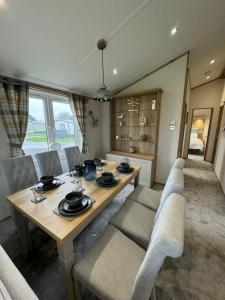 Φωτογραφία από το άλμπουμ του Golden Anchor - The Oakland Lodge - Coastal Caravan Breaks σε Chapel Saint Leonards