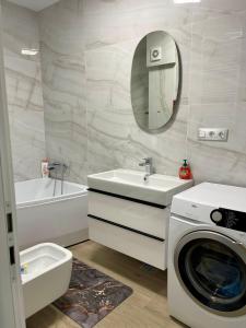 Ванная комната в Modern and Luxury Apartment-12