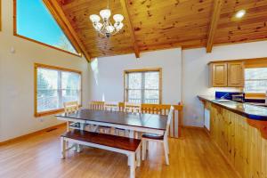 Billede fra billedgalleriet på Mountain Hideaway i Almond + 17 billeder