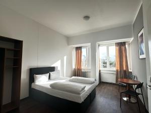 Postel nebo postele na pokoji v ubytování Ootel.com + 37 fotografií
