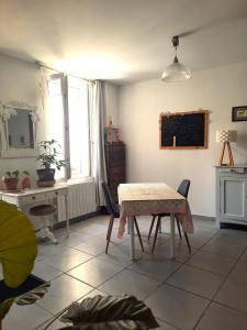 Fotografia z galérie ubytovania Agréable appartement T2 proche centre v destinácii Nîmes