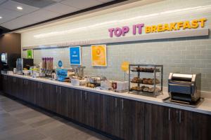 Certifikát, hodnocení, plakát nebo jiný dokument vystavený v ubytování Tru By Hilton Naperville Chicago