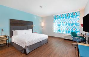Tru By Hilton Lexington University Medical Center, Ky客房内的一张或多张床位