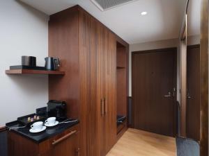Iceland Parliament Hotel, Curio Collection By Hilton的厨房或小厨房