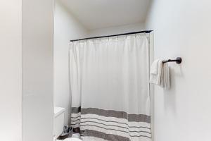 A bathroom at Coral's Hideaway Még 32 kép